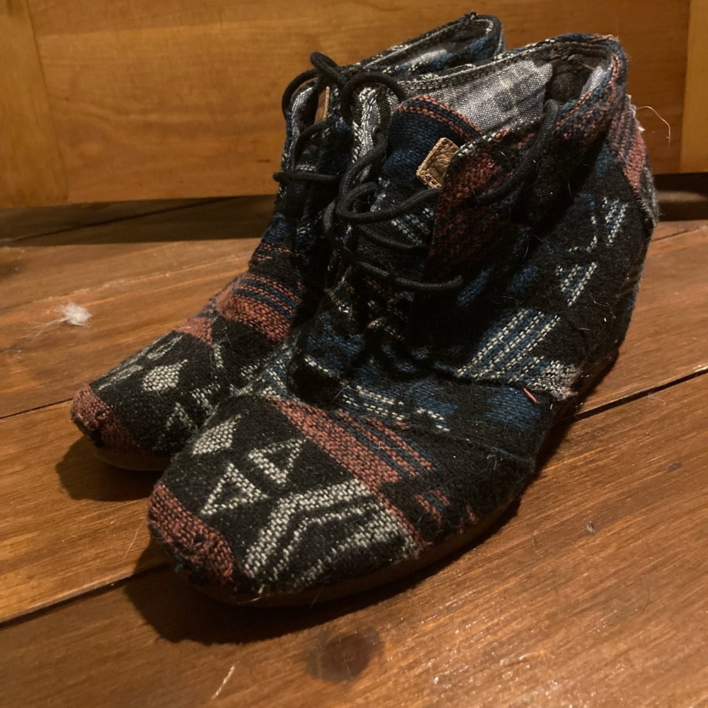 TOMs | Wedge | 7